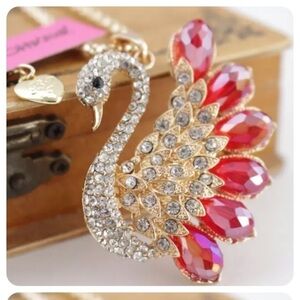 1- Swan betsey johnson rhinestone enamel necklace hot pink, long chain.